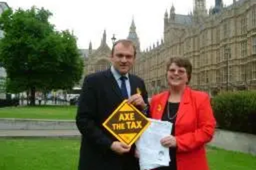 Ed Davey and Anne Lee outside Parliament